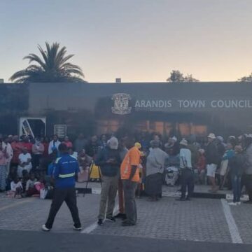 Arandis residents demand land