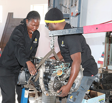 aune 2 Woman beats all odds to make living as mechanic