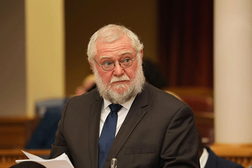 calle 3 Schlettwein suggests hefty fines for dodgy valuers