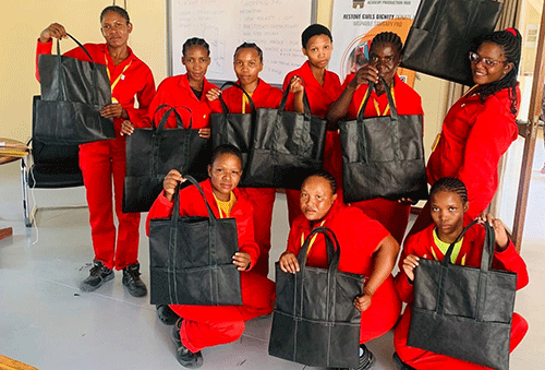 clothing Aakiintu yomuhoko gwAasan gwapewa omadheulo