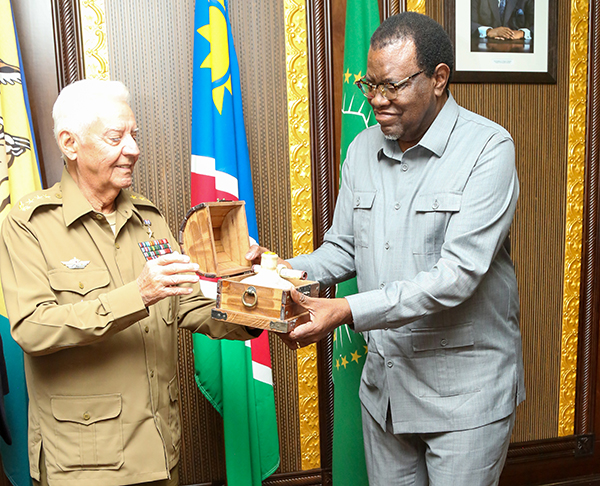 cuba Geingob: Cuba embargo a crime