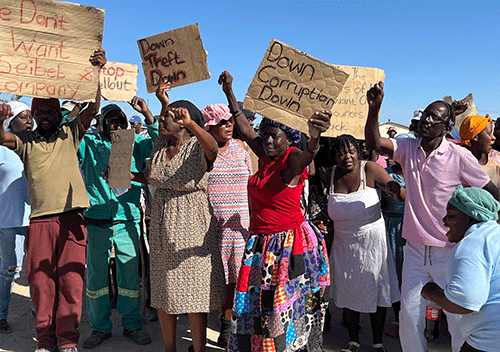dauredaman1 Dauredaman boycott festival, lock out chief from office