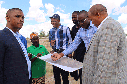 erven Klein Aub residents receive erven