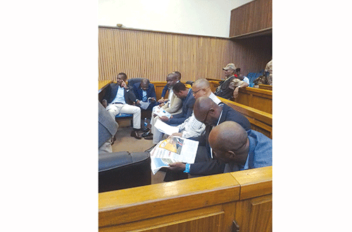 esau Pay my lawyers, Esau tells government