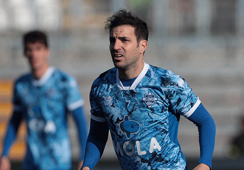 fabregas jpg Former Spain midfielder Fabregas retires to take up coaching