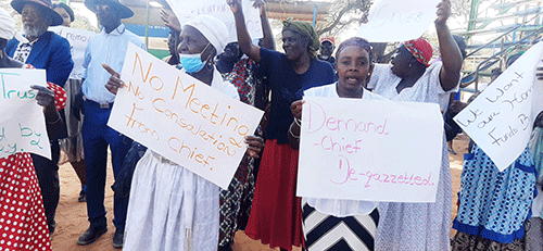 gaseb Knives out for under-fire chief /Gaseb