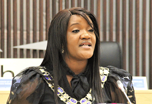 gawanas Divided opposition enters City vote