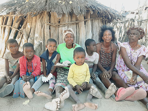 ghost Va futifwa koshilulu “Otwa lombwelwa kutya Omuangola ha lifa meumbo letu oye a li a shituka.”