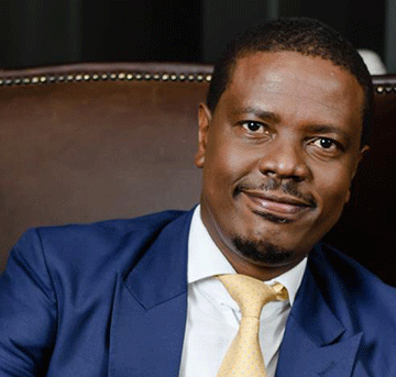 hei Hei to rub shoulders with the big boys