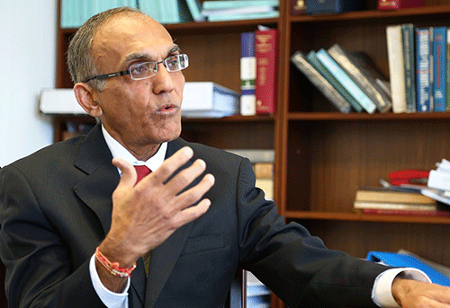 kanyangela Kanyangela accused of ‘holding back’