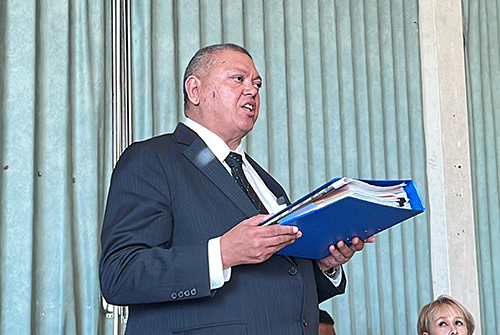 klazen utoni fishermen Klazen, Nujoma face fishermen