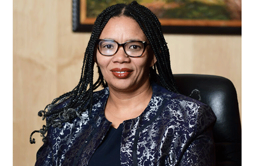 knives1 Nust’s night of long knives… council gangs up against Nakusera