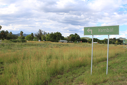 kombat 1 Kombats ge a ǂhanub di – ǂgiǂgosi ǀawemā-aob