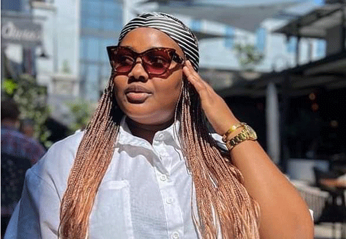 living 2 VIBEZ!-Creating content for social media