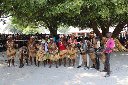 lusata Mbumba ueleza babanca kukuteka sizo