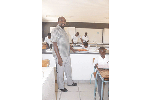 muonde 4 Imparting knowledge to San minors