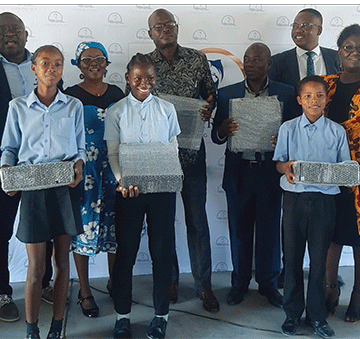 mwadhina Mwadhina Gwanembenge a pewa eekompiuta