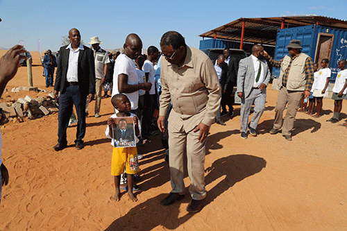 namibia children Geingob: Namibiab ge ǀgôan !oagu hâ tsûtsû-aina nî ǀariǂui