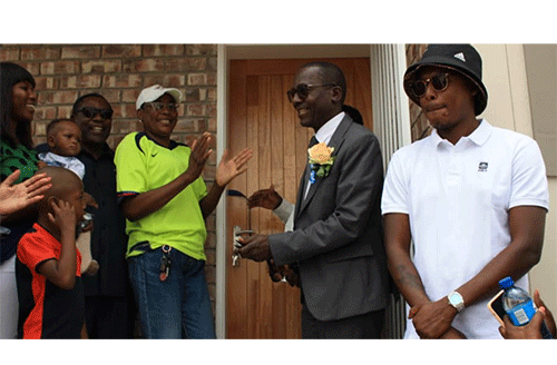 nhe VokOndangwa va pewa omaumbo ku- NHE konima yeedula 12