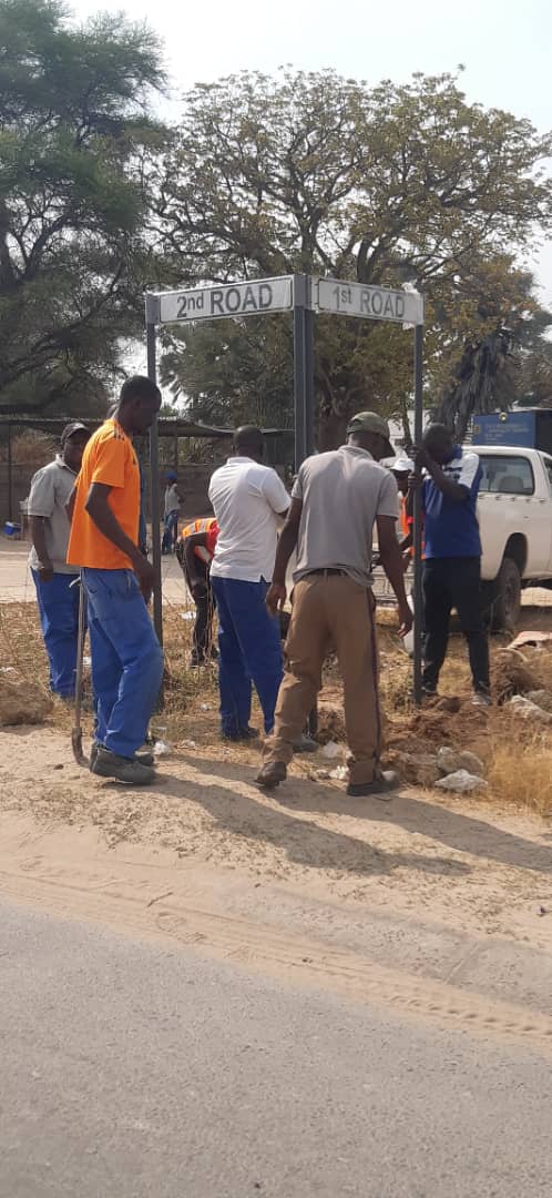 nkurenkuru Pupils assist disabled woman