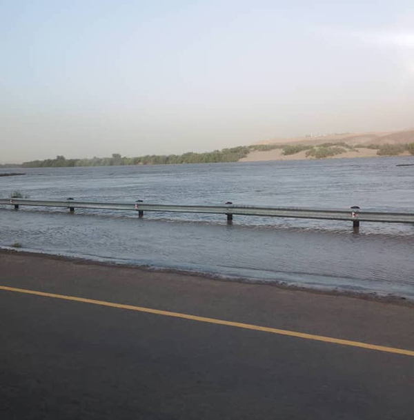 orange Swelling Orange River spreads panic