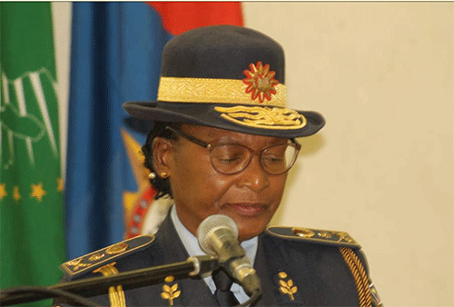 ottlie Omahangano eesekuliti naa longele kumwe nopolifi – Kashuupulwa