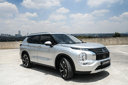 outlander Outlander widens appeal with tech laden model