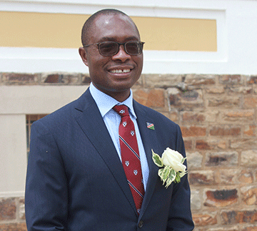 pe 2 SOEs should distance themselves from politics