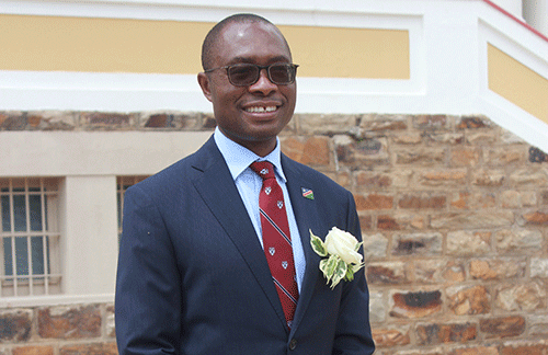 pe 2 SOEs should distance themselves from politics