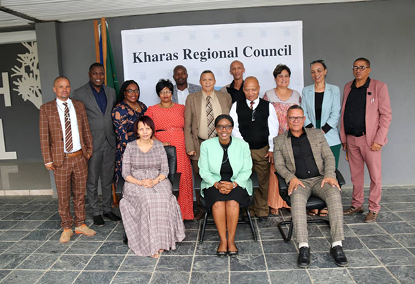 pm PM implores //Kharas politicians to unite