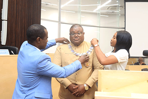 psun City staff demand millions after HR blunder