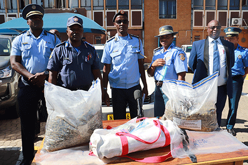 recovery 2 Police recover red GTI, heist cash