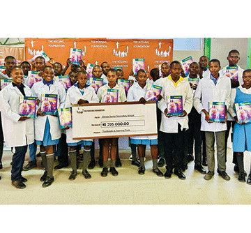 rossing Rössing Foundation donates over 1 400 books to Oshela