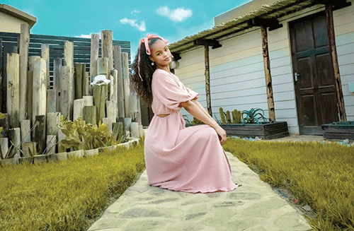 samuels 2 The metamorphosis of Samuels… as she delivers ‘Becoming a butterfly and flying through the rain’