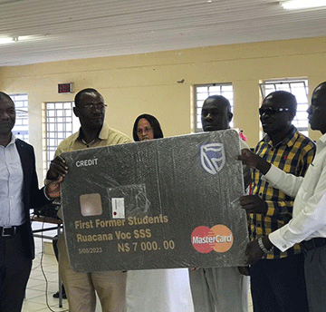 school assist Va yandja omaano pofikola opo va fikola