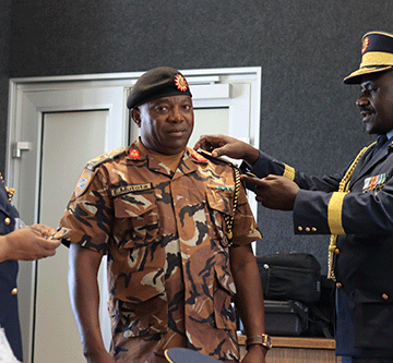 shuffle Shikongo shuffles his pack