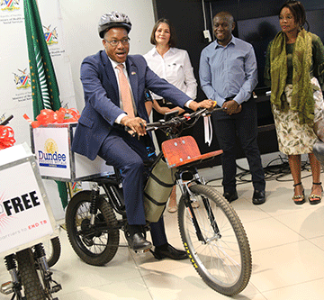 tb Dundee donates e-bikes to Tsumkwe’s healthcare