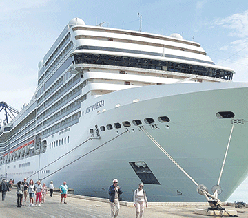 tourists 2 Returning to a transformed Walvis Bay
