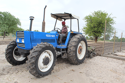tractors Councillors urge tractor owners to register