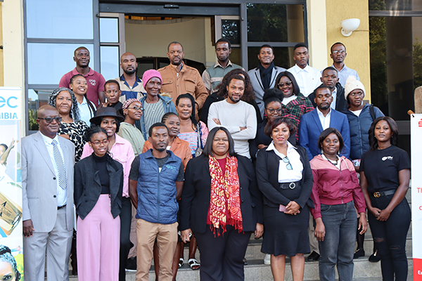 training Govt to train 1 400 small businesses