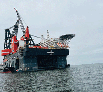 vessel 2 1 Largest semi-submersible crane vessel docs at Namport