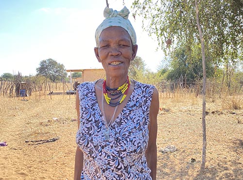 Parents tricked into  giving away children