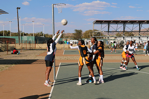 Exhilarating Super 10 netball action 