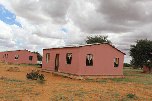 xoo 5 San houses abadonned in Omaheke