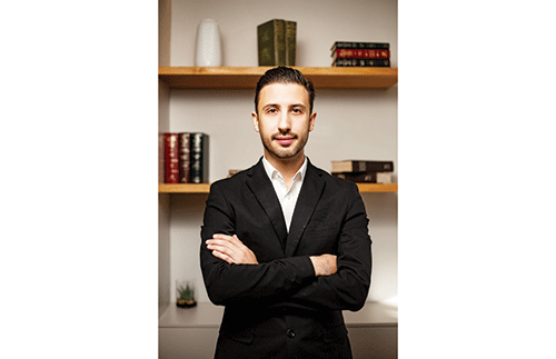 0Avila Avila: From salesman to lawyer