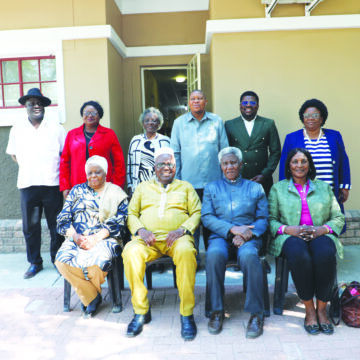 Pahamba a hala okapale keedila mEenhana ka nyumunwe  