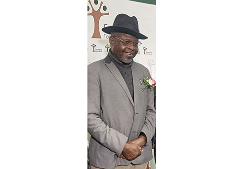 Eenhana-CEO Eenhana suspends CEO