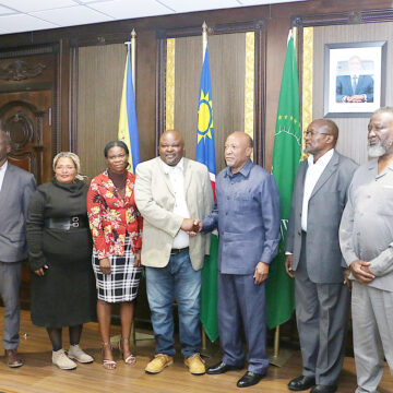 Namibia first Mbumba Namibiaba ǂgurose tib ge Mbumbaba Swanusa ge mîba