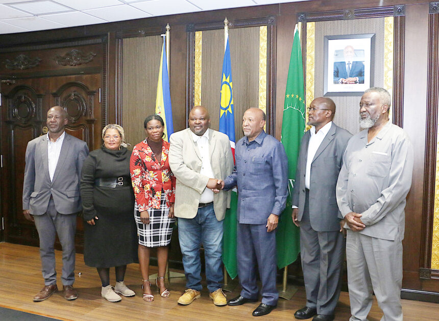 Namibia first Mbumba Namibiaba ǂgurose tib ge Mbumbaba Swanusa ge mîba
