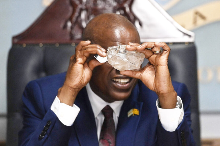 TOPSHOT-BOTSWANA-ECONOMY-MINERALS World’s second-largest diamond found in Botswana